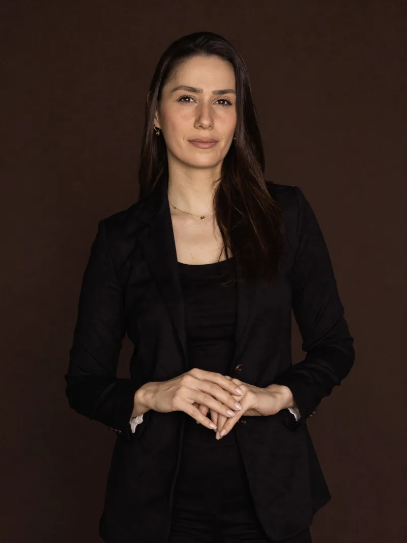 Helen Robinsky - Family Law Attorney and Mediator in Israel - Professional Portrait